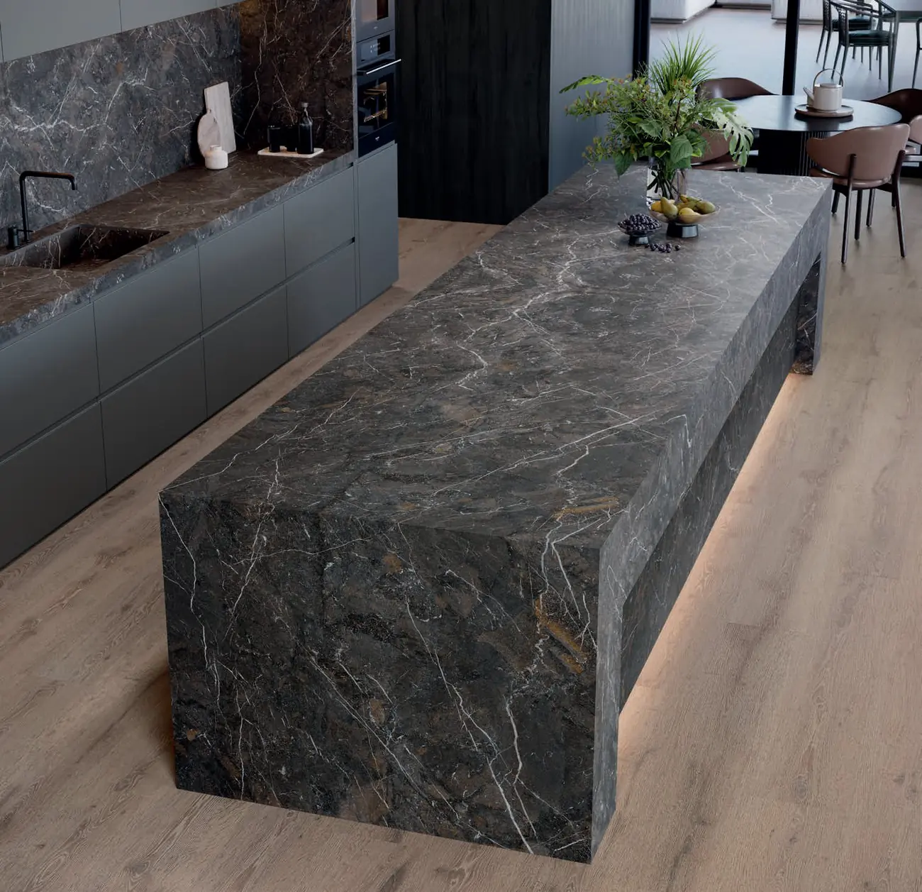 Breccia Imperiale
